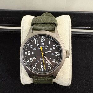 TIMEX 24 hours Indiglo black military dial quartz watch w/ date @3. Runs